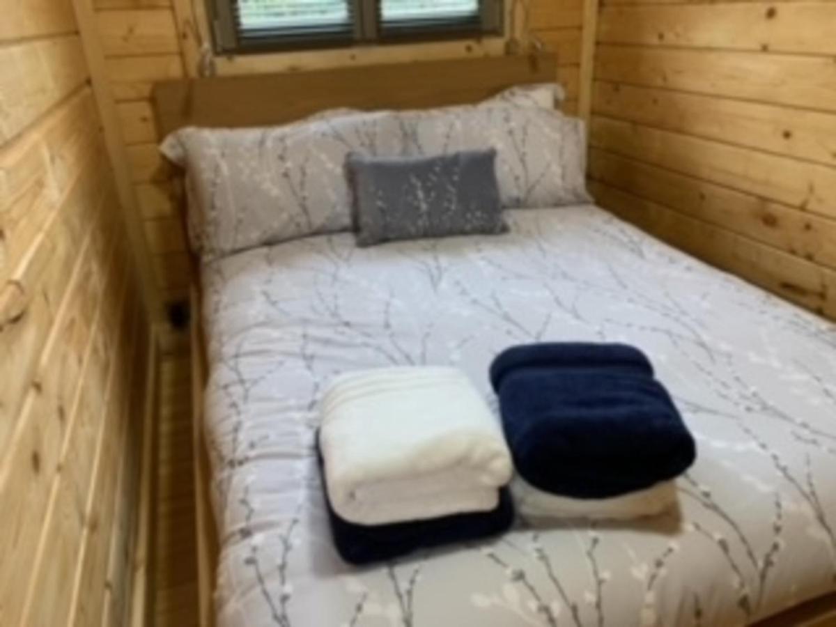 Immaculate Cabin 5 Mins To Inverness Dogs Welcome Exterior photo